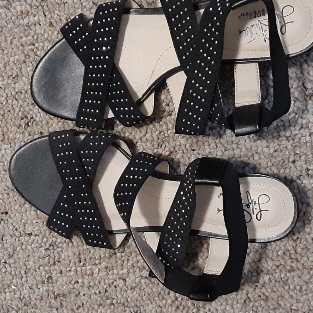 Ladies sandals